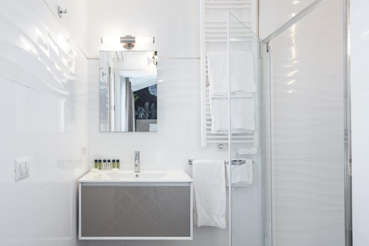 Lungomare Rooms Олбия Екстериор снимка