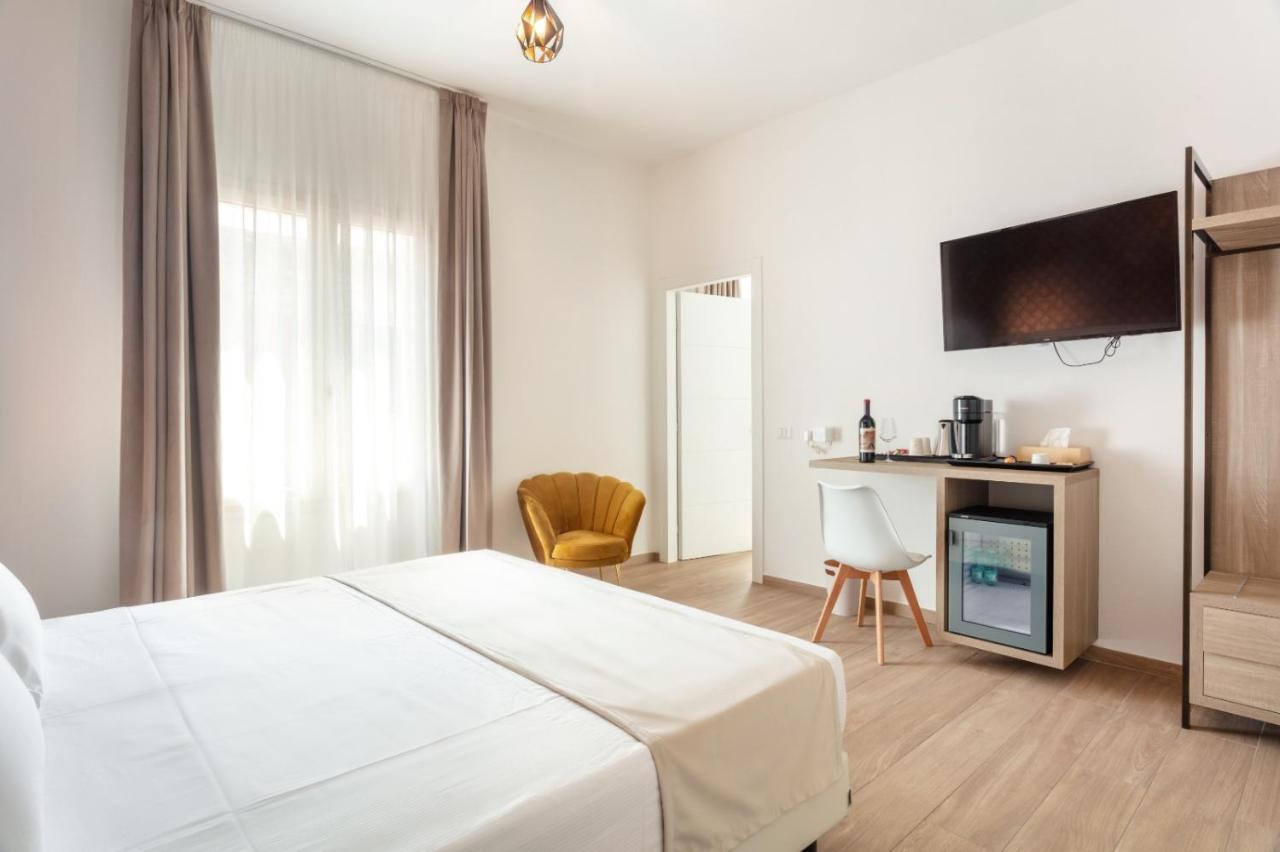 Lungomare Rooms Олбия Екстериор снимка
