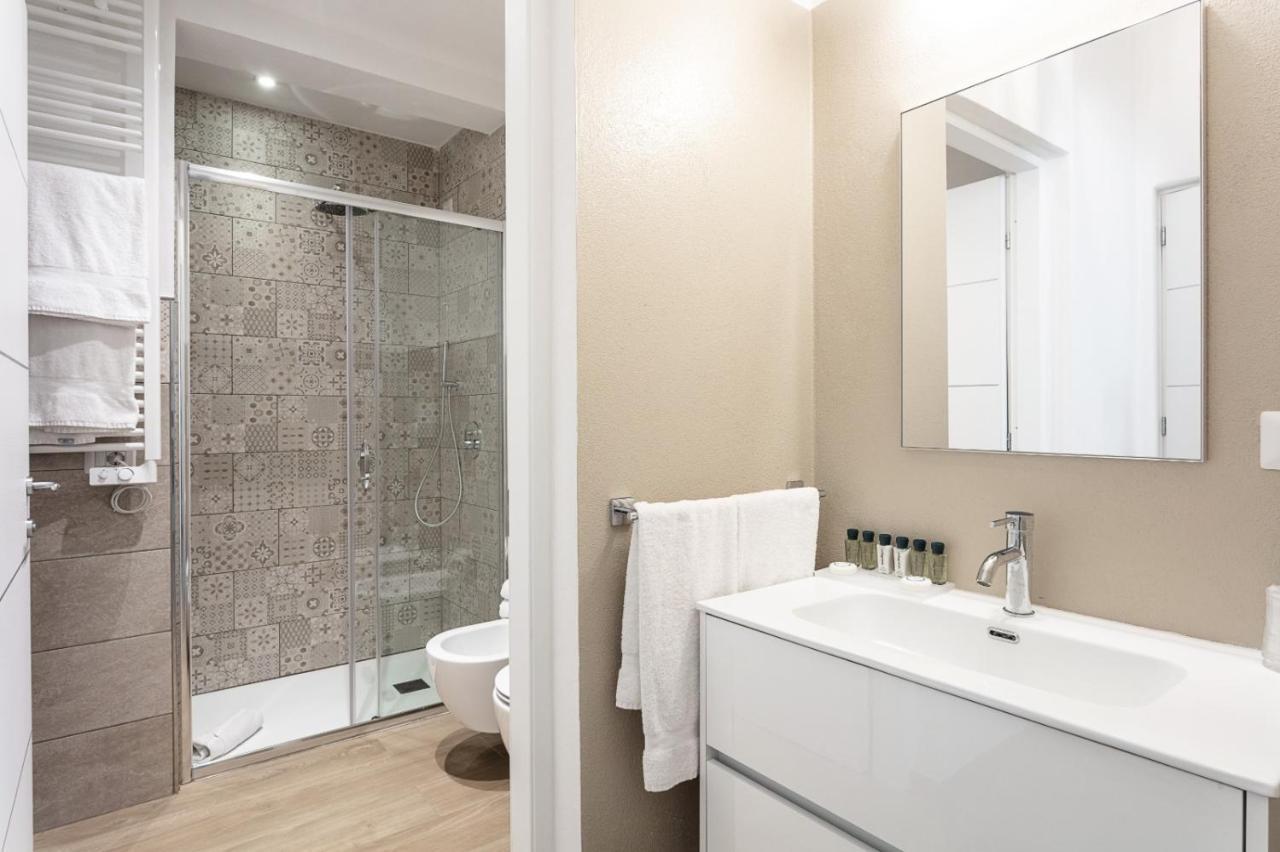 Lungomare Rooms Олбия Екстериор снимка