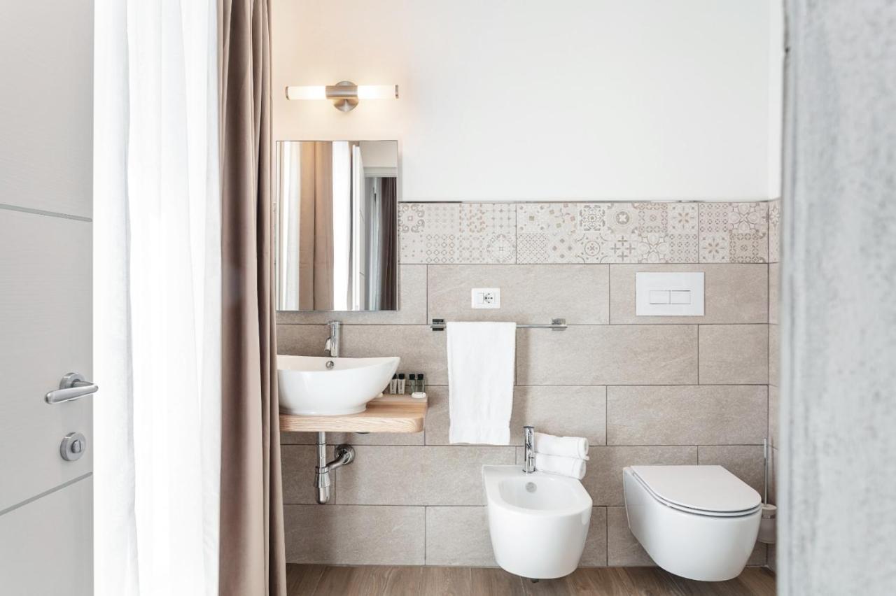 Lungomare Rooms Олбия Екстериор снимка