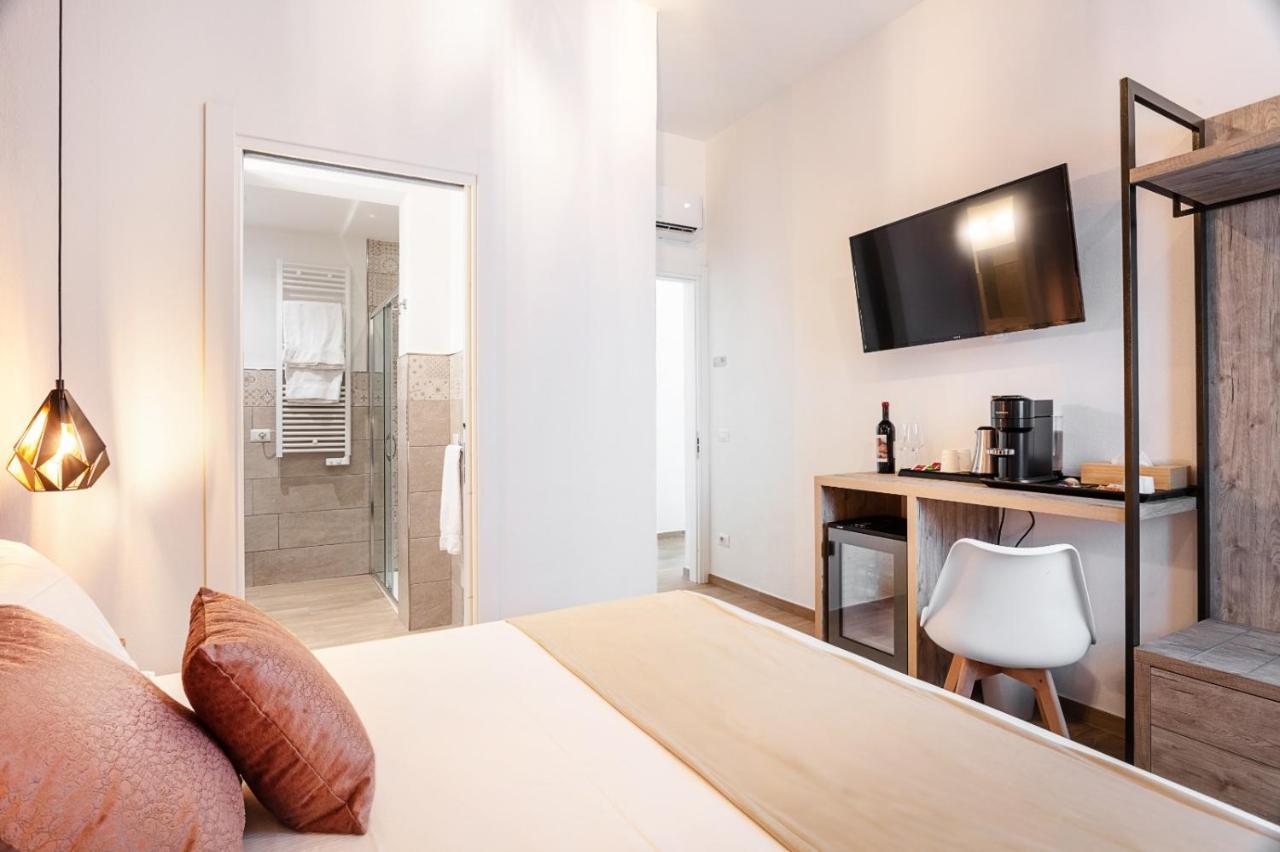 Lungomare Rooms Олбия Екстериор снимка